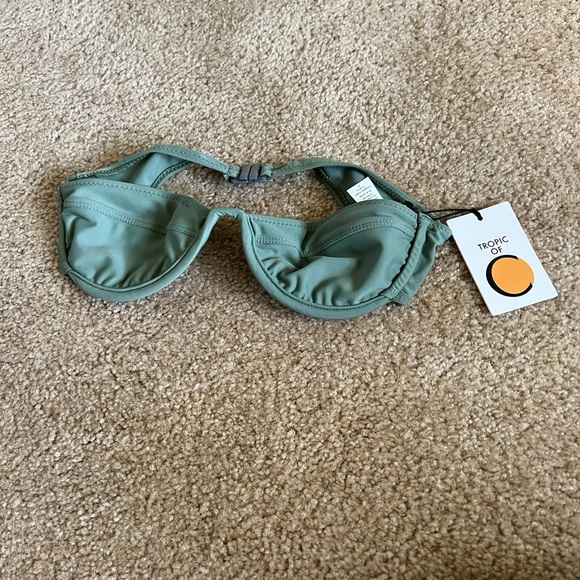 NWT Tropic of C mariel bikini top in laurel - Picture 2 of 7